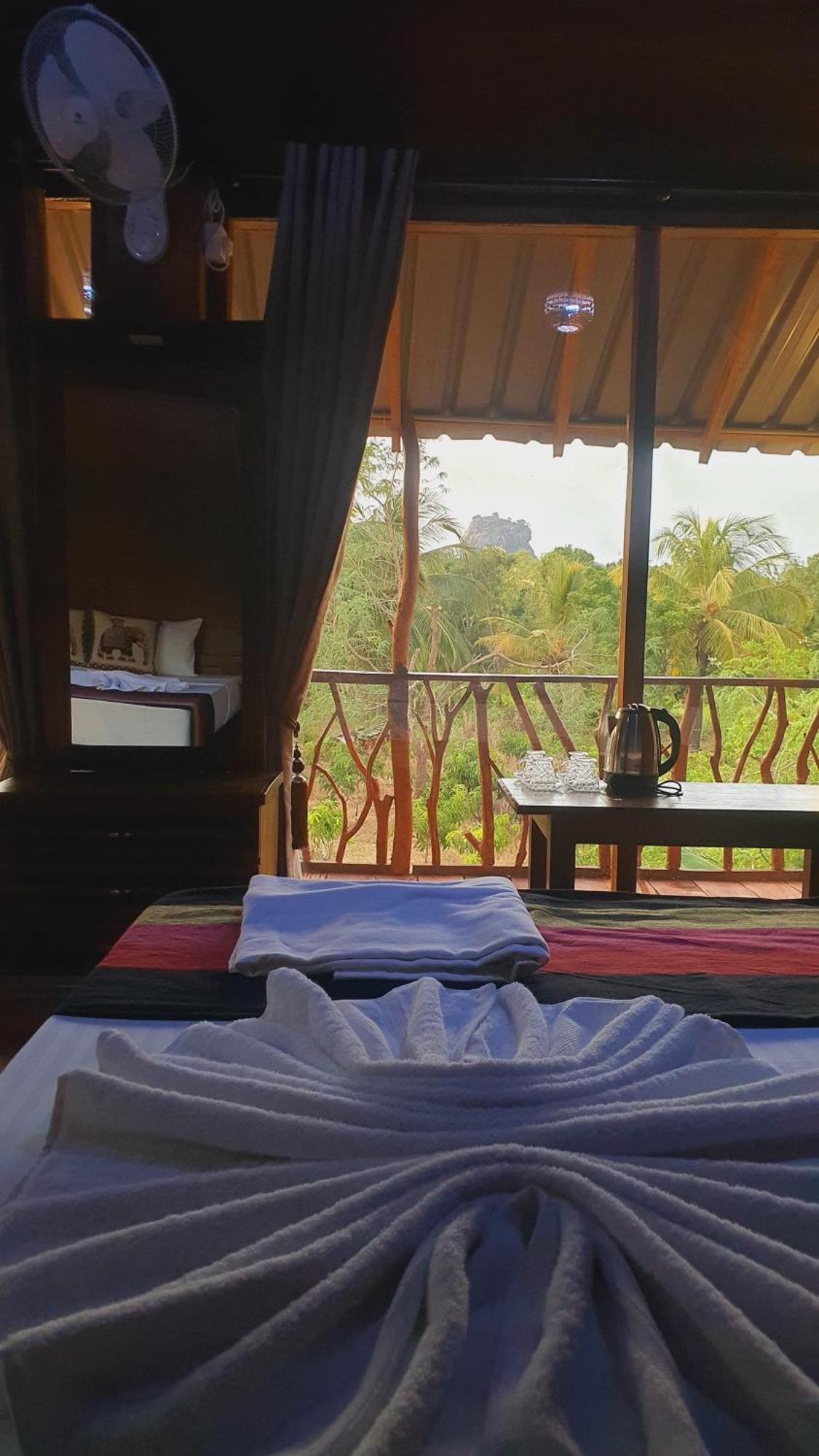 Вилла Sigiriya Rock View Tree House Экстерьер фото